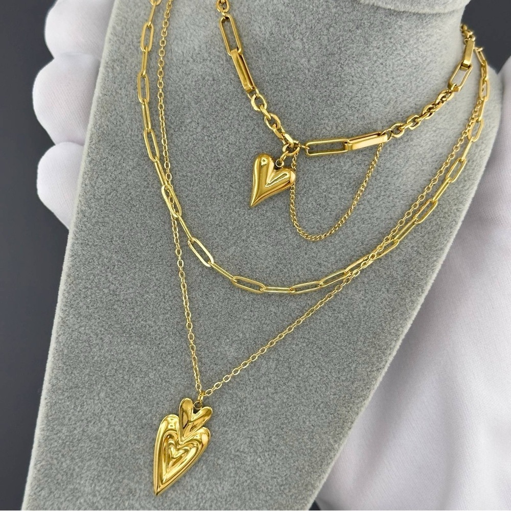 Gorgeous 18K Gold Plated Heart Necklace - Picture 4 of 4